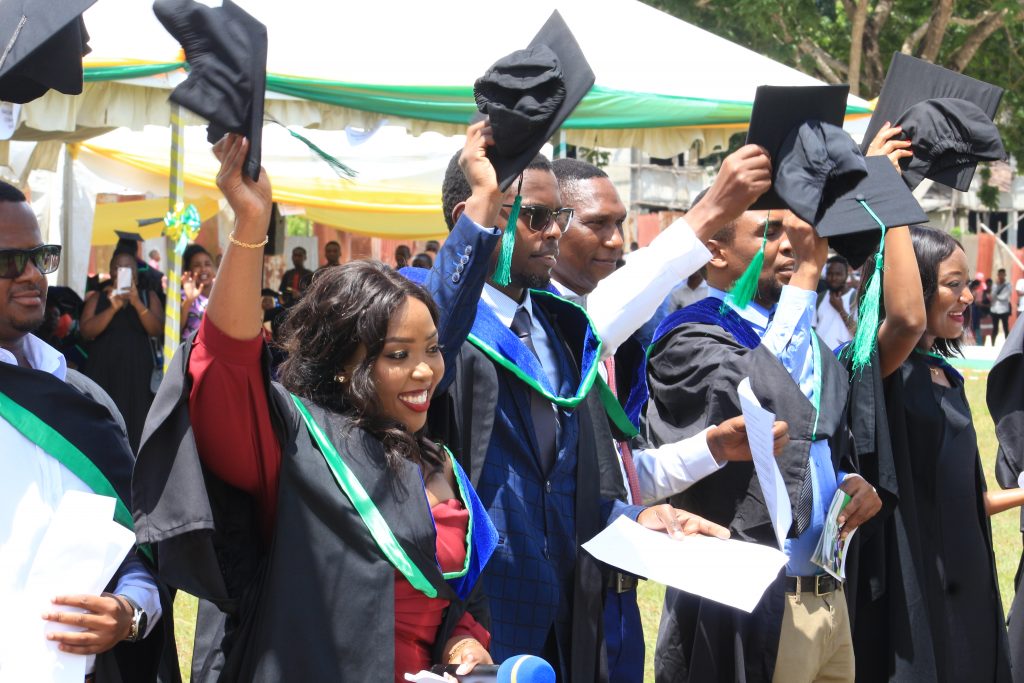 Solve Societal Problems: Mwinyi Advises KIUT Graduates – Kampala ...
